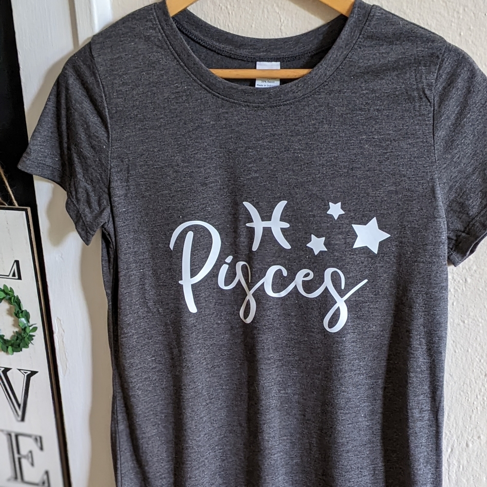 ✨Pisces Zodiac♓ Graphic Soft Blend Tee | ✂️HANDCRAFTED! - Picture 4 of 10
